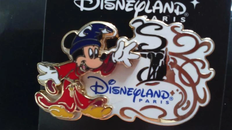 Rare pins disney Disneyland Paris : Mickey sorcier dans le parc